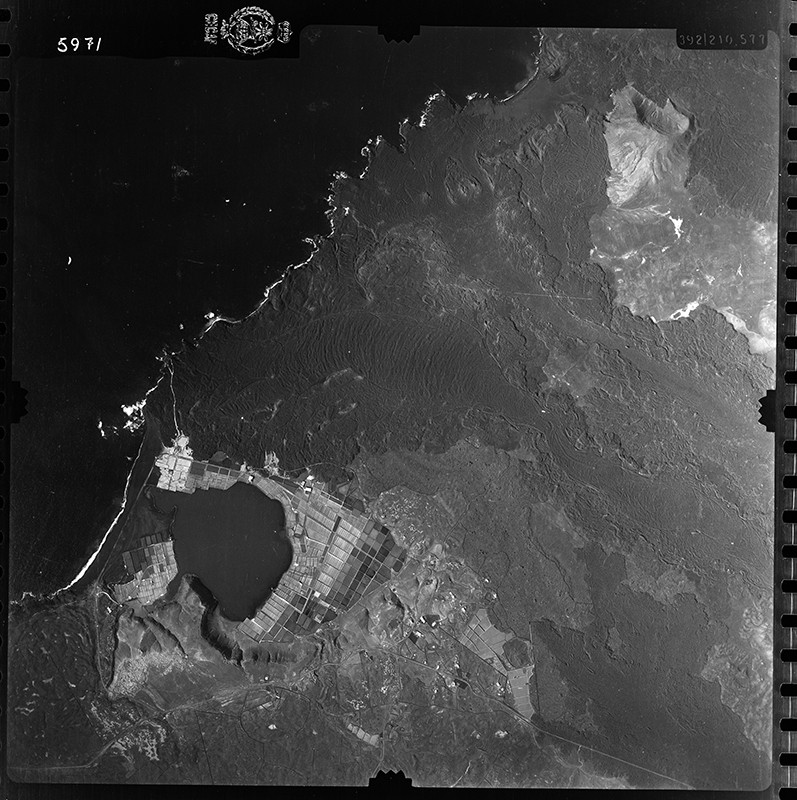Fotografía aérea de las Salinas de Janubio en 1954 III