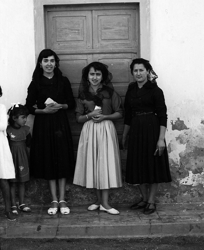 Mujeres que van a misa