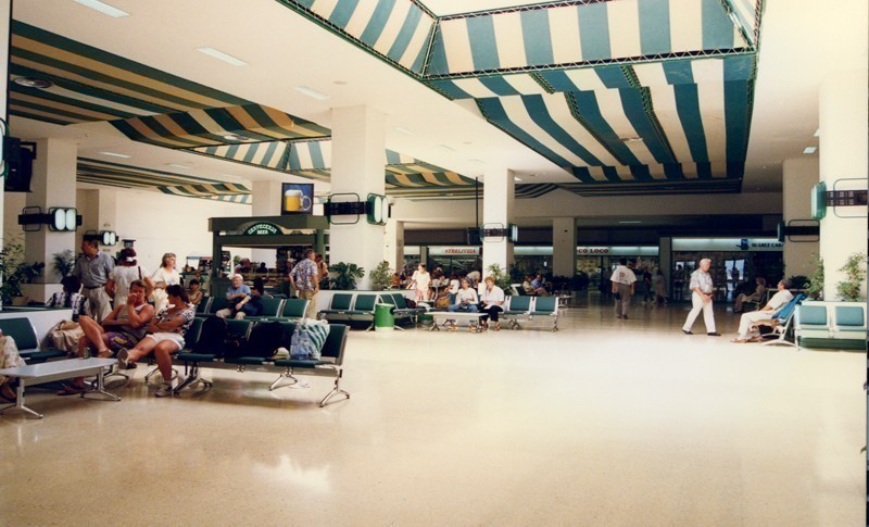 Antigua terminal del aeropuerto VIII