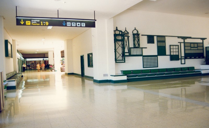 Antigua terminal del aeropuerto IX