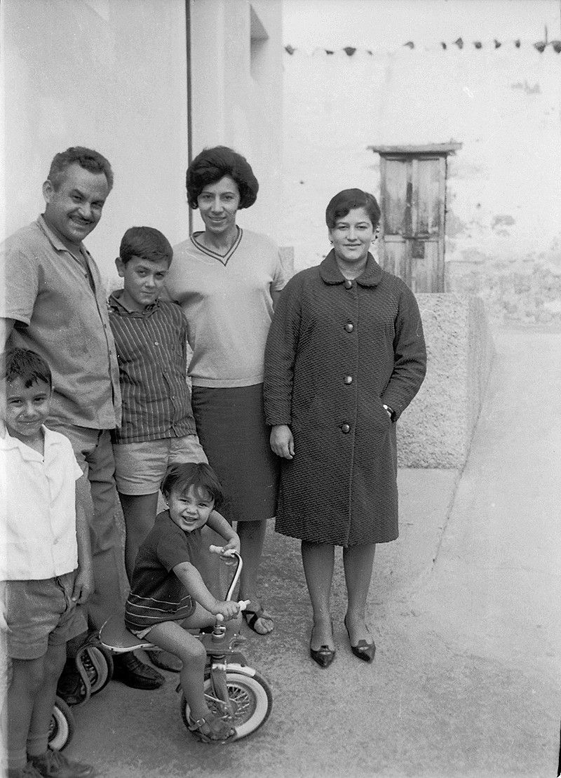 Alfonso Acuña y familia