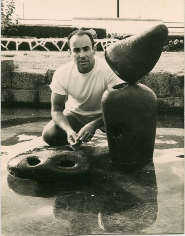 César Manrique en el parque de Arrecife II
