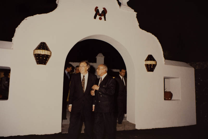 César Manrique con el Ministro de Cultura II