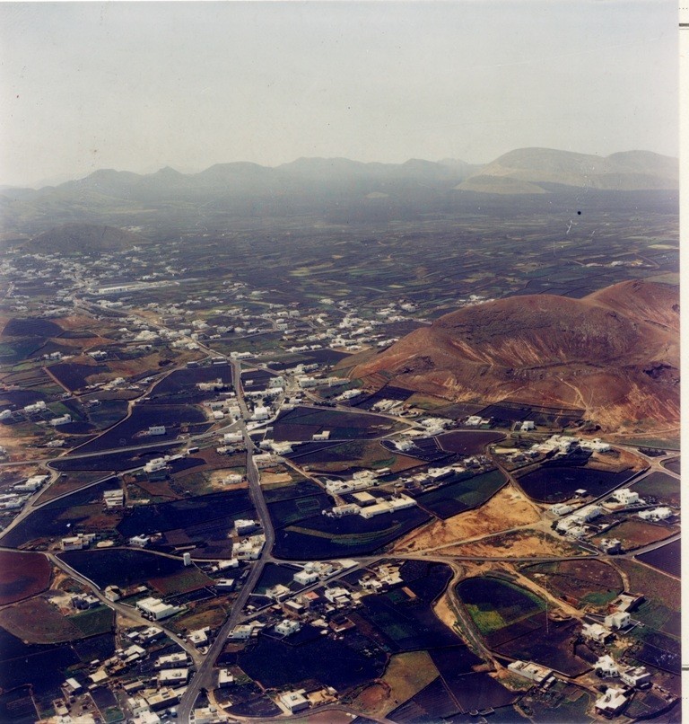Imagen aérea del pueblo de Tinajo II