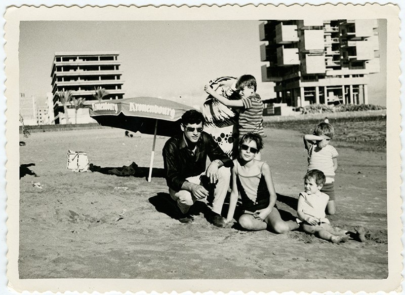 Familia en la playa del Reducto I