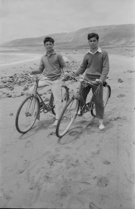 Jóvenes en bicicleta