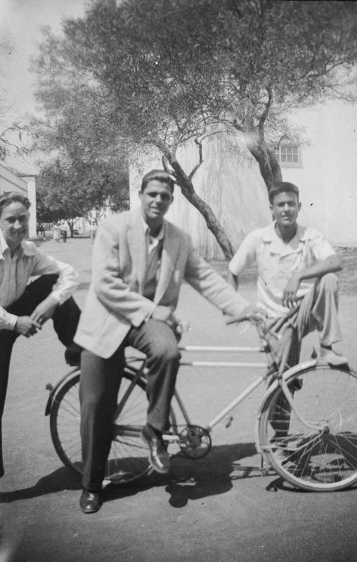 Jóvenes de Haría en bicicleta