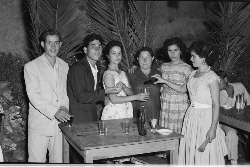 Familias festejando en el C.C.A. de Haría