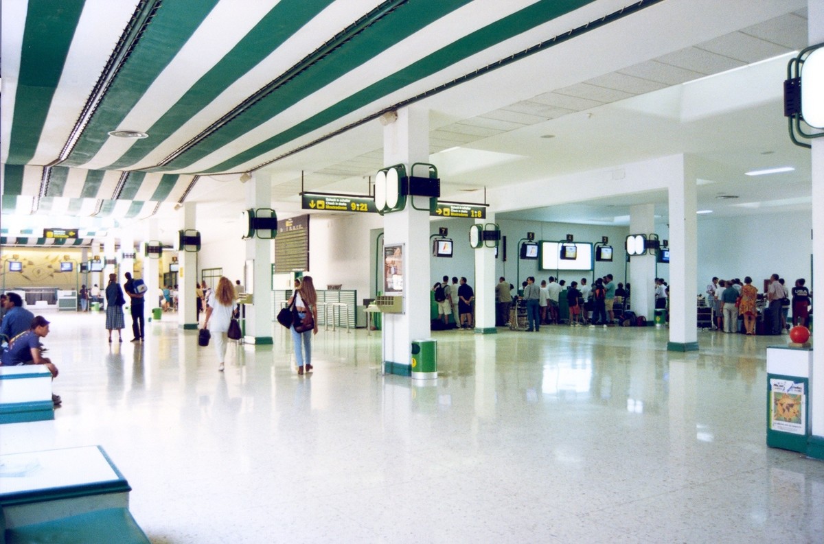 Antigua terminal del aeropuerto XXV