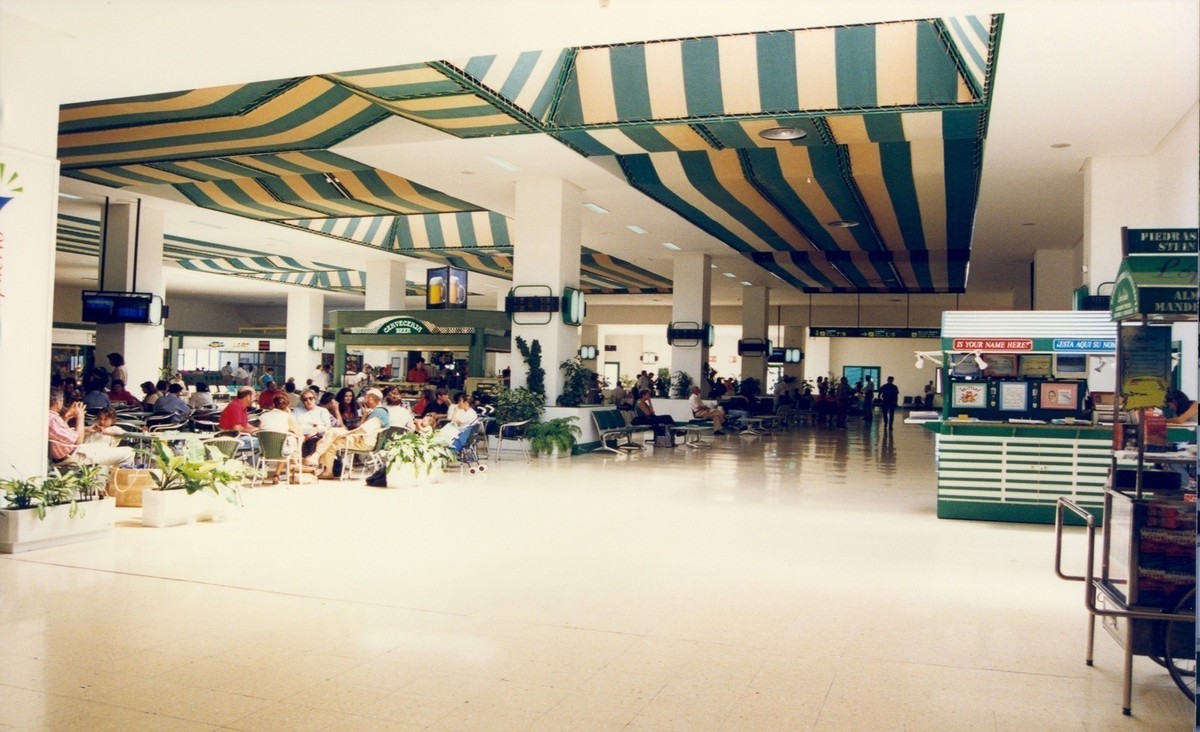 Antigua terminal del aeropuerto XXVII